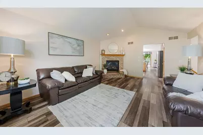 2521 Bishops Lane, Neenah, WI 54956 - Photo 5