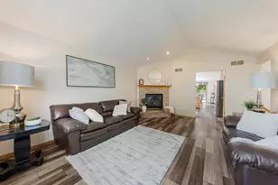 2521 Bishops Ln, Neenah, WI 54956 - Photo 5