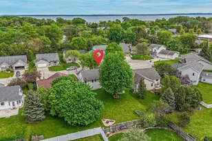 2521 Bishops Ln, Neenah, WI 54956 - Photo 27