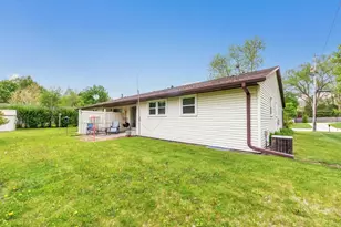 1622 Canary Ln, Green Bay, WI 54304 - Photo 29