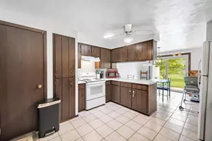 1622 Canary Ln, Green Bay, WI 54304 - Photo 5