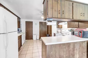 1622 Canary Ln, Green Bay, WI 54304 - Photo 7