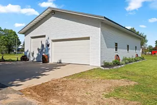 504 Sunrise Rd, Edgerton, WI 54486 - Photo 5