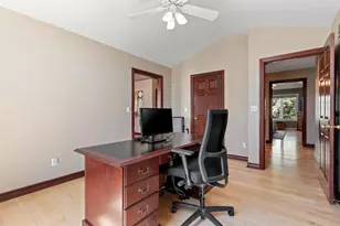 715 Hickory Valley Ct, De Pere, WI 54115 - Photo 27