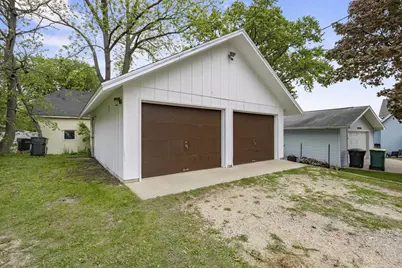 617 Newbury Street, Ripon, WI 54971 - Photo 5
