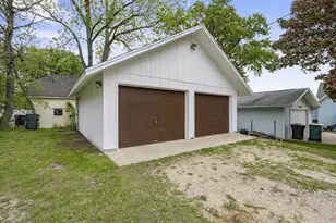 617 Newbury St, Ripon, WI 54971 - Photo 5