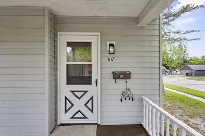 617 Newbury Street, Ripon, WI 54971 - Photo 9