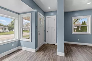 1034 Adams Ave, Oshkosh, WI 54902 - Photo 5