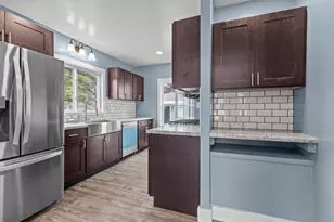 1034 Adams Ave, Oshkosh, WI 54902 - Photo 9
