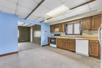 1029 W 7th Avenue, Oshkosh, WI 54902 - Photo 11