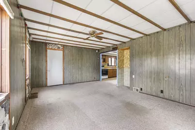 1029 W 7th Avenue, Oshkosh, WI 54902 - Photo 9