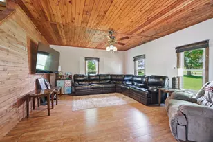 N5460 Collier Rd, New London, WI 54961 - Photo 17