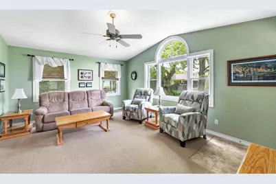2152 Woodcrest Drive, Green Bay, WI 54304 - Photo 11