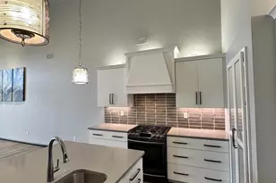 2621 Bay Harbor Cir, Green Bay, WI 54304 - Photo 9