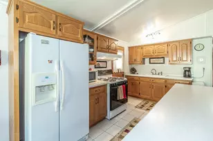 714 S Nash St, Hortonville, WI 54944 - Photo 9