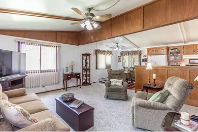 714 S Nash Street, Hortonville, WI 54944 - Photo 5