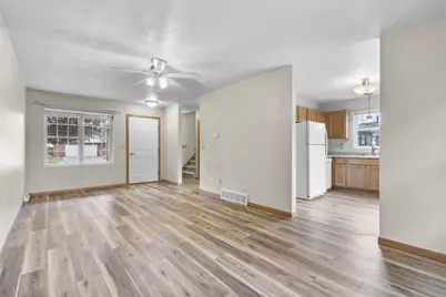 1324 W Bent Avenue, Oshkosh, WI 54901 - Photo 15