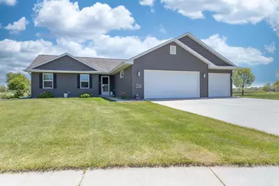 1104 Charlene Avenue, Omro, WI 54963 - Photo 3