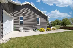 1104 Charlene Ave, Omro, WI 54963 - Photo 7
