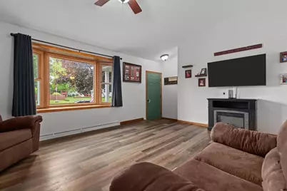 1433 W Roselawn Drive, Appleton, WI 54914 - Photo 7