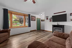 1433 W Roselawn Dr, Appleton, WI 54914 - Photo 7