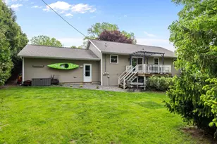 1433 W Roselawn Dr, Appleton, WI 54914 - Photo 3