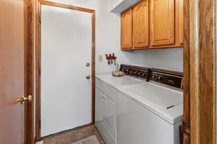 6457 Norfolk Ln, Racine, WI 53406 - Photo 17