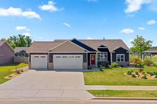 606 W 3rd St, Shawano, WI 54166 - Photo 11
