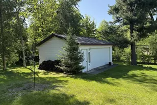 2027 S Point Rd, Green Bay, WI 54313 - Photo 11
