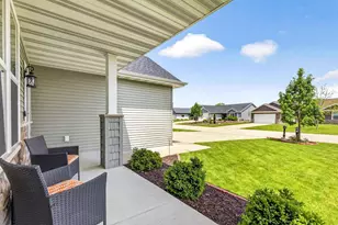 4789 N Thistle Ln, Appleton, WI 54913 - Photo 3