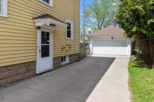 1028 W Summer St, Appleton, WI 54914 - Photo 5