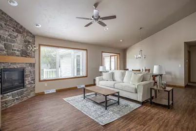 610 Harvest Trail, Appleton, WI 54913 - Photo 3