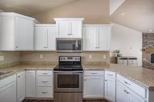610 Harvest Trail, Appleton, WI 54913 - Photo 7