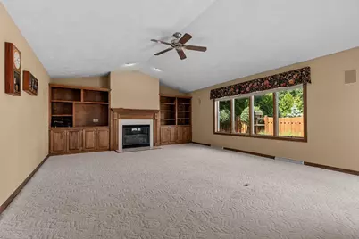 130 Hilltop Drive, Neenah, WI 54956 - Photo 23