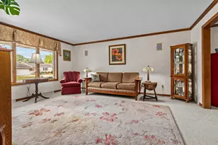 130 Hilltop Dr, Neenah, WI 54956 - Photo 13