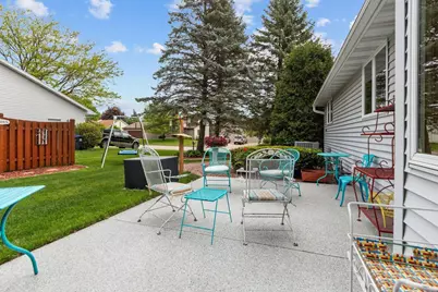 130 Hilltop Drive, Neenah, WI 54956 - Photo 47