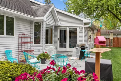130 Hilltop Drive, Neenah, WI 54956 - Photo 3