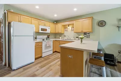 1300 Alpine Drive, Green Bay, WI 54311 - Photo 9