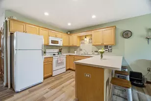 1300 Alpine Dr, Green Bay, WI 54311 - Photo 9