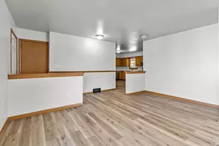 813 Minerva St, Horicon, WI 53032 - Photo 5