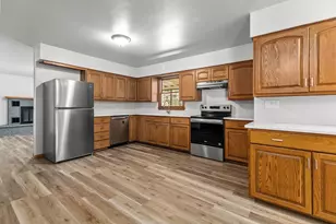 813 Minerva St, Horicon, WI 53032 - Photo 9