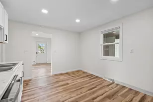 1322 Broad St, Oshkosh, WI 54901 - Photo 5