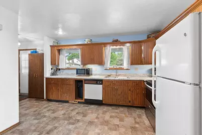 437 Silver Spring Drive, Green Bay, WI 54303 - Photo 11