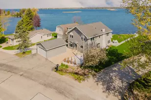 2210 Westwind Rd, Oshkosh, WI 54904 - Photo 3