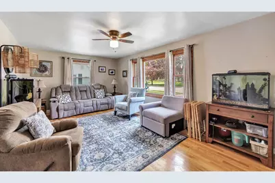 1157 S Fisk Street, Green Bay, WI 54304 - Photo 3