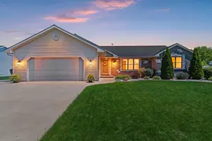 384 Southern Star Ln, De Pere, WI 54115 - Photo 3