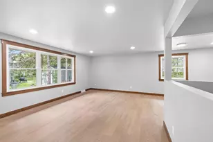 1964 Blueberry Ln, Green Bay, WI 54304 - Photo 5