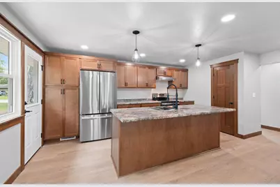 1964 Blueberry Lane, Green Bay, WI 54304 - Photo 9