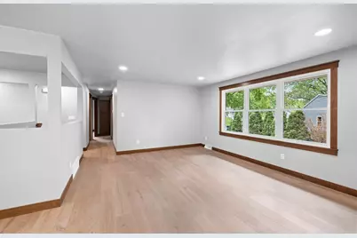 1964 Blueberry Lane, Green Bay, WI 54304 - Photo 7