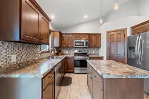 2288 Glen Meadows Cir, De Pere, WI 54115 - Photo 17